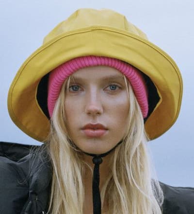 urban-outfitters-x-ugg-f-w-2019-campaign-4.jpg