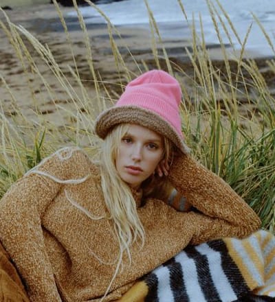 urban-outfitters-x-ugg-f-w-2019-campaign-9.jpg
