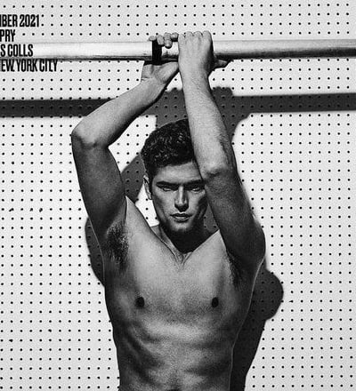 v-magazine-x-emporio-armani-2021-calendar-10.jpg