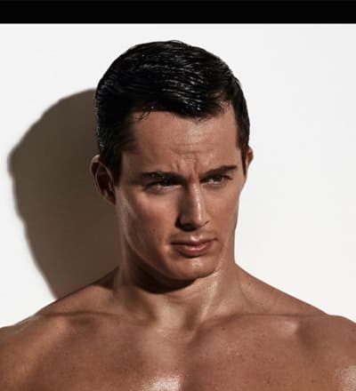 v-magazine-x-emporio-armani-2021-calendar-5.jpg
