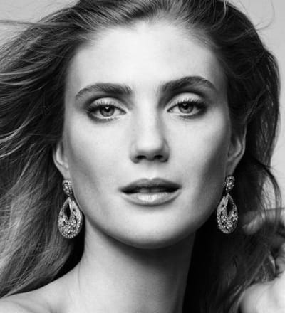 van-cleef-arpels-so-first-fragrance-2016-1.jpg
