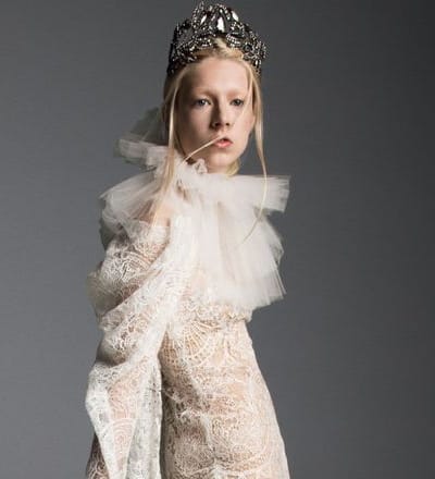 vera-wang-fall-2019-bridal-collection-campaign-8.jpg