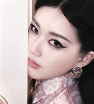 versace-s-s-2024-with-rosy-zhao-7.jpg