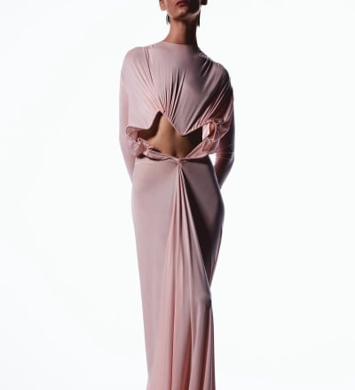victoria-beckham-beauty-blush-and-foundation-campaign-2.jpg
