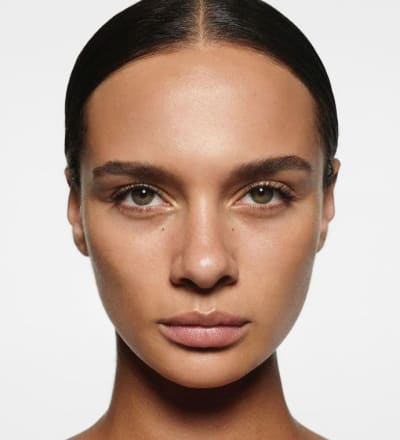 victoria-beckham-beauty-blush-and-foundation-campaign-4.jpg