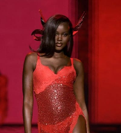 victorias-secret-runway-show-2025-23.jpg