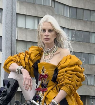 vivienne-westwood-f-w-2024-campaign-21.jpg