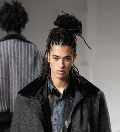 yohji-yamamoto-f-w-24-mens-show-2.jpg