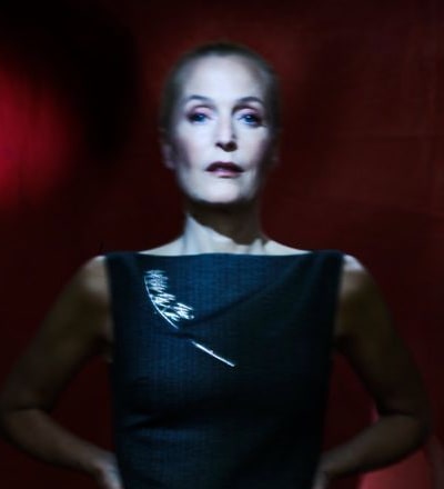 you-cant-keep-a-good-woman-down-gillian-anderson-2.jpg