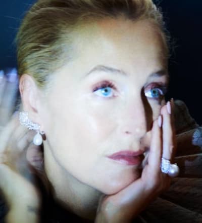 you-cant-keep-a-good-woman-down-gillian-anderson-3.jpg
