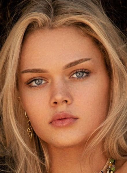 Ayla Fronek