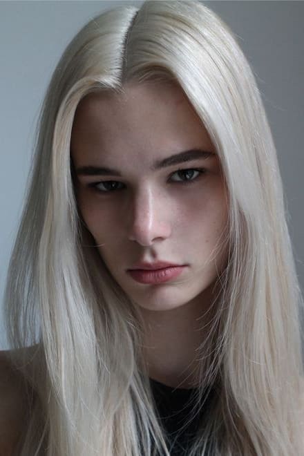 Mia Davison