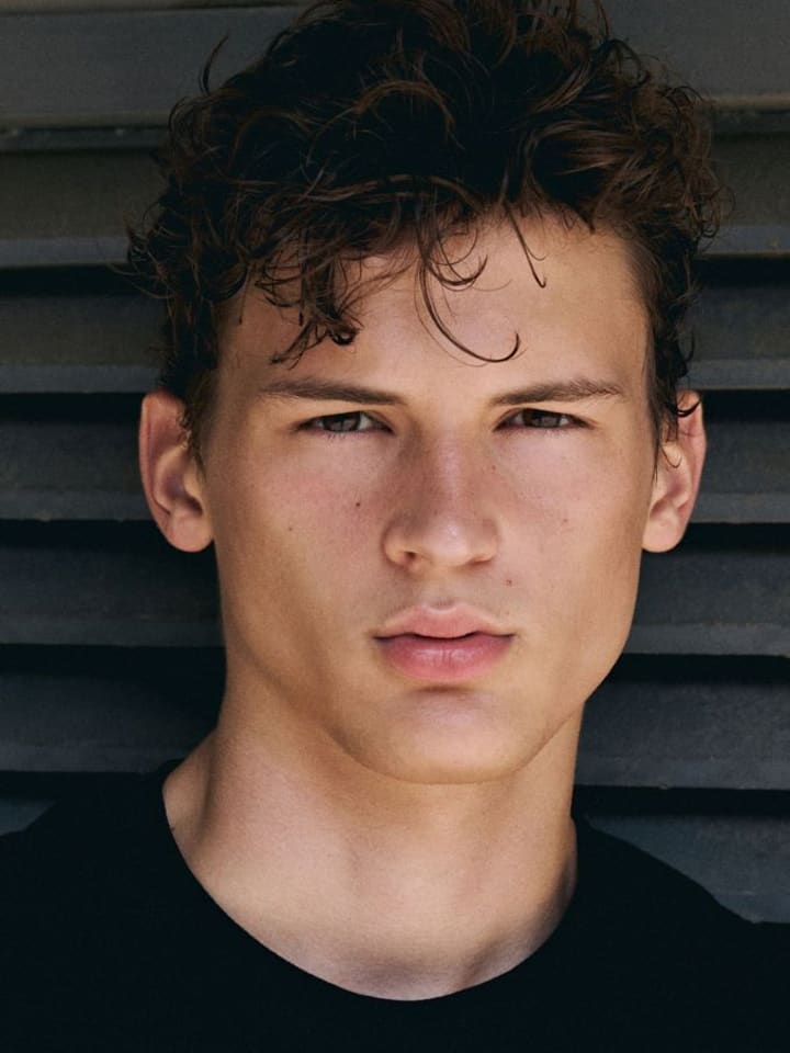 Elliot Oomen — portrait