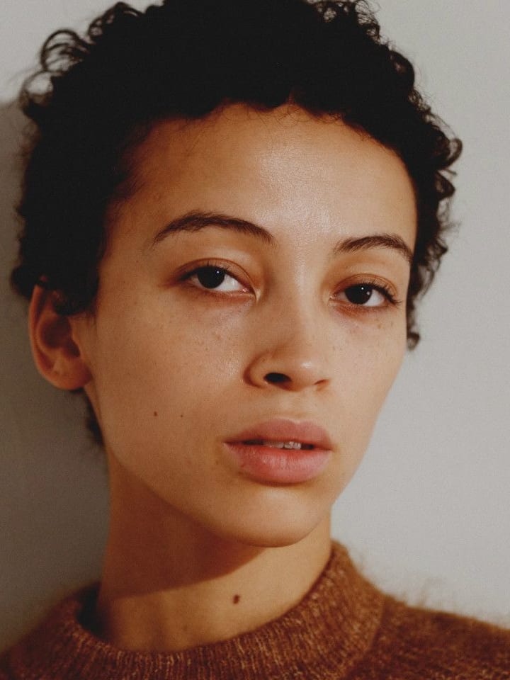 Emily Viviane — portrait