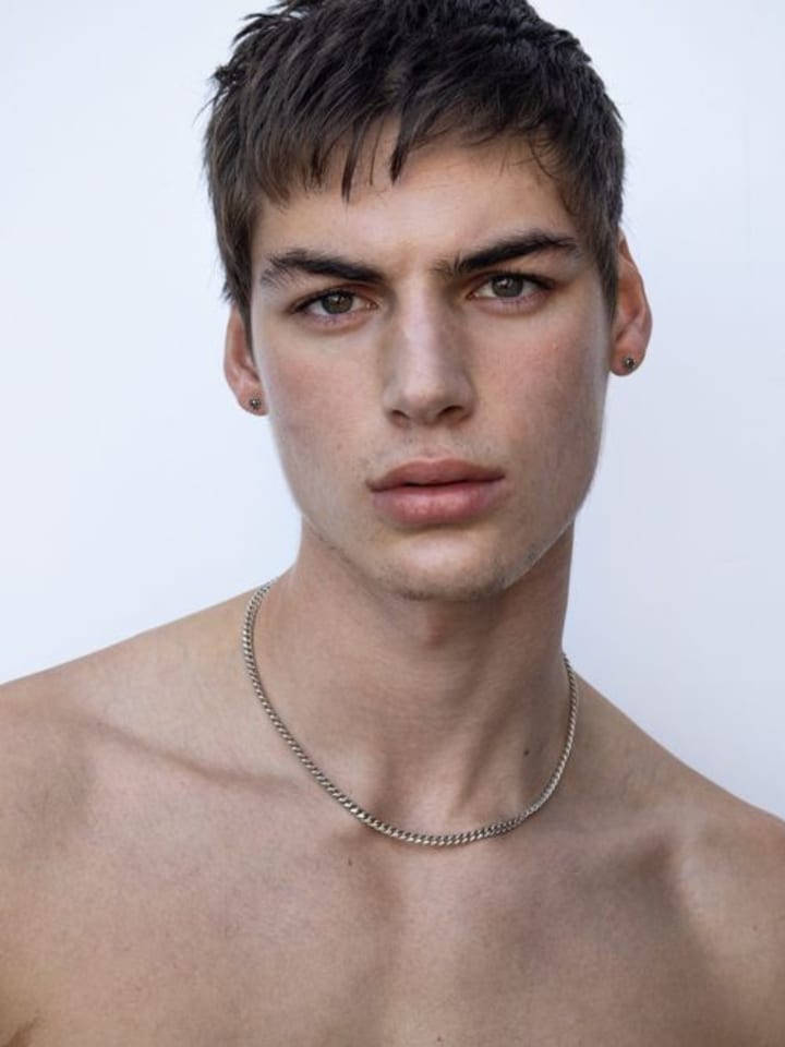 Finn Farrell — portrait