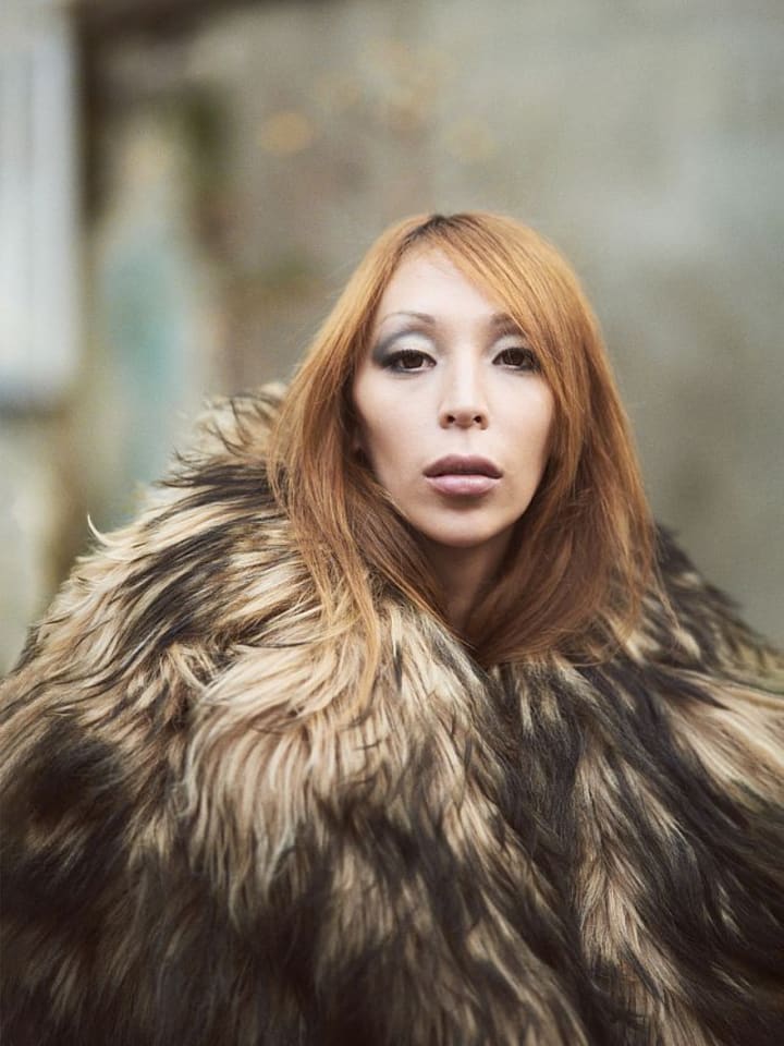 Issa Lish — portrait