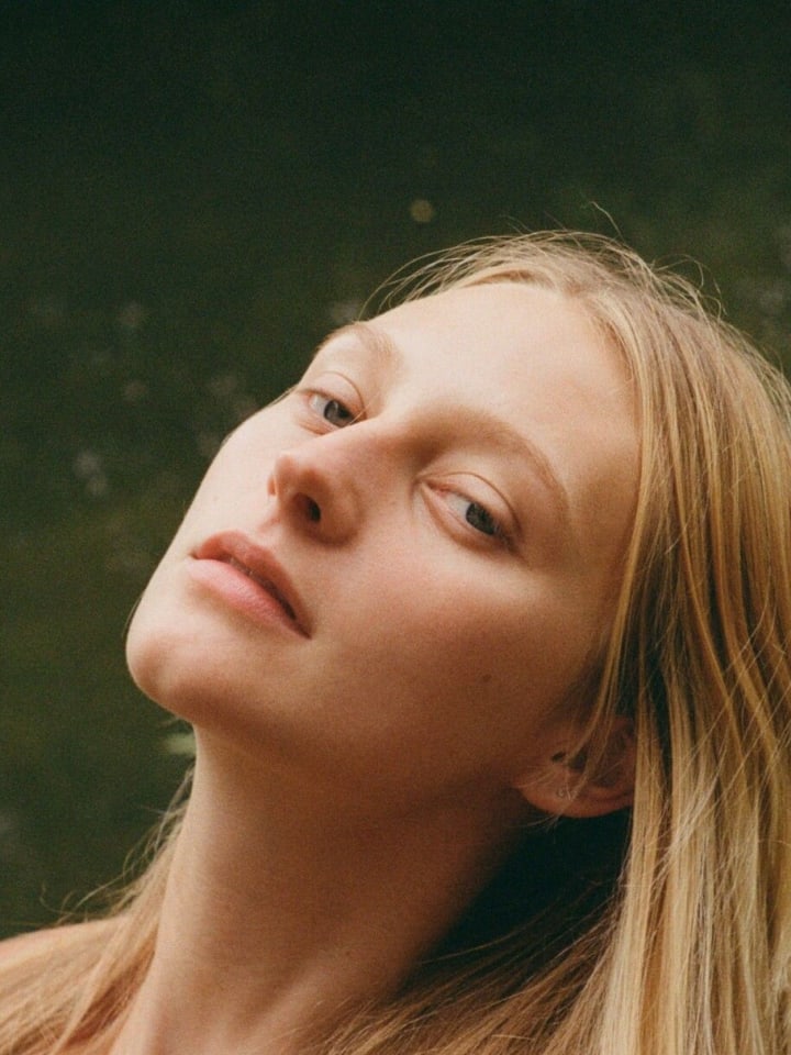 Laura Durechova — portrait