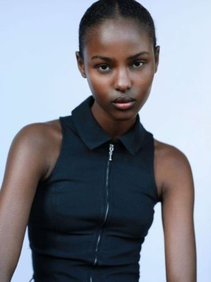 Layla Etengan — portrait