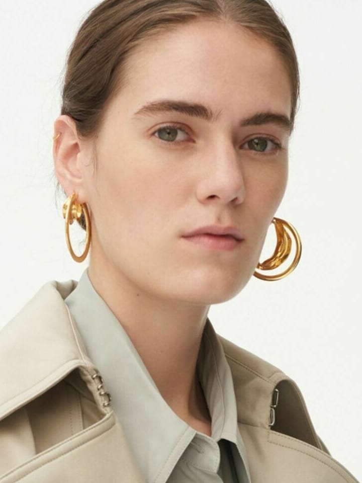 Lea Issarni — portrait