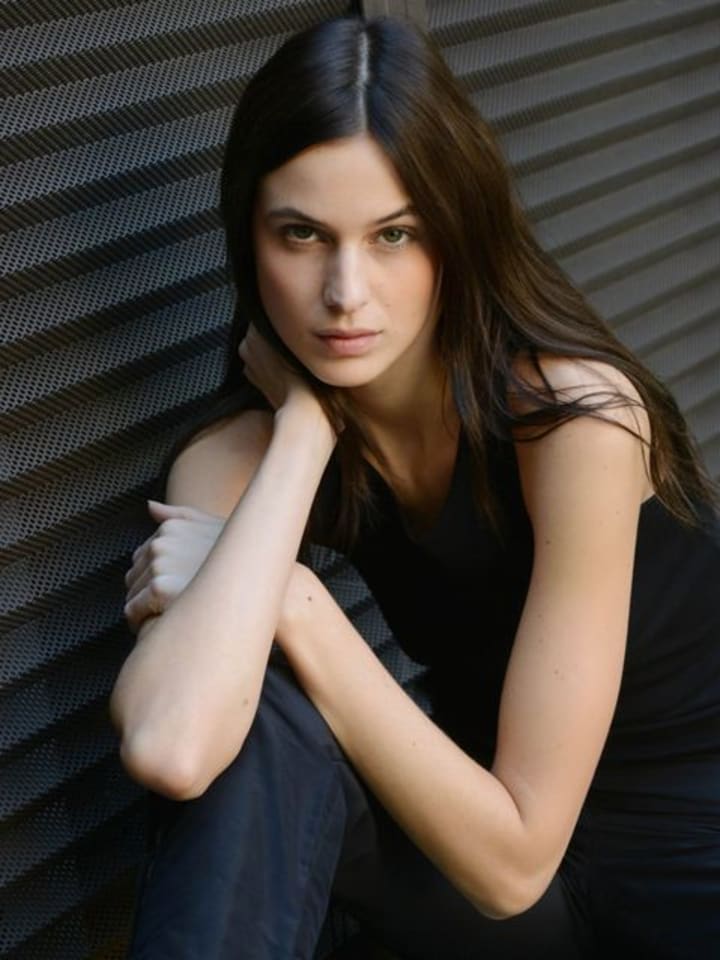 Linda Llaro — portrait