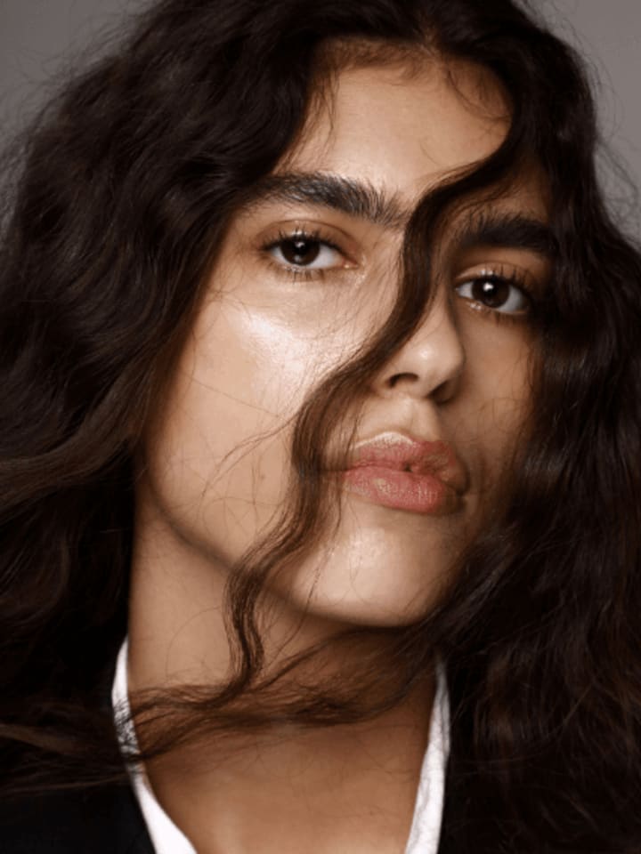 Sun Mizrahi — portrait