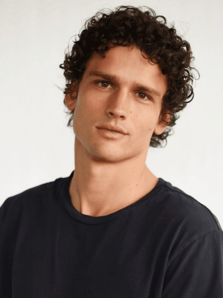 Simon Nessman — portrait