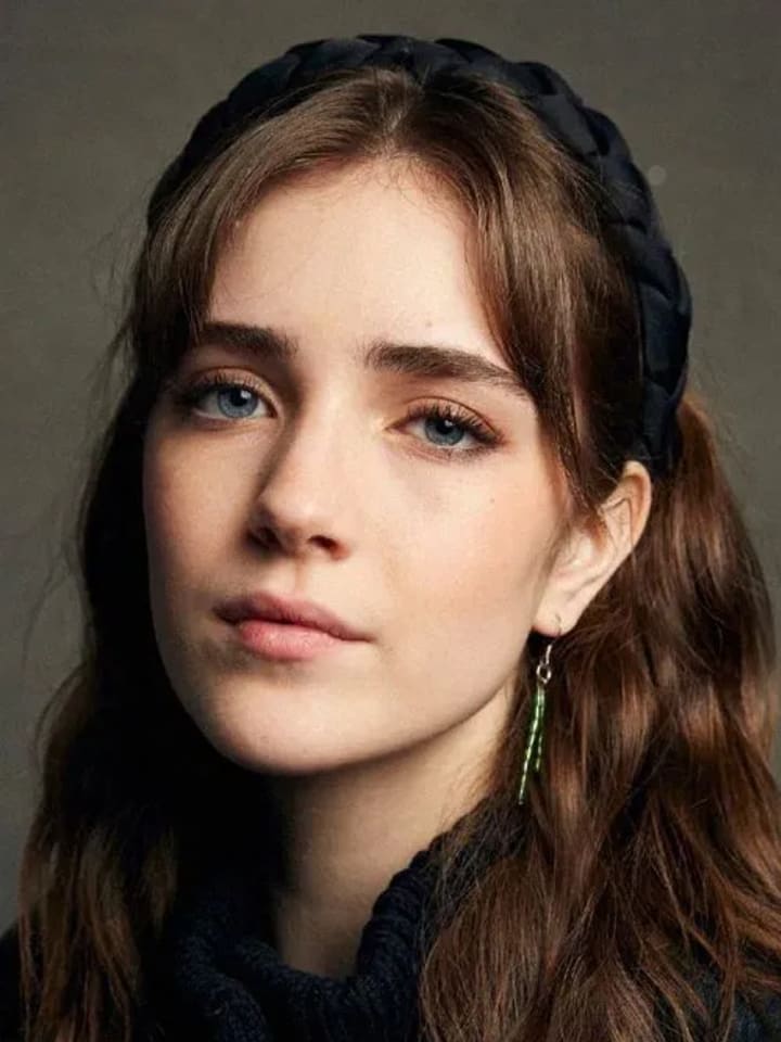 Talia Ryder — portrait