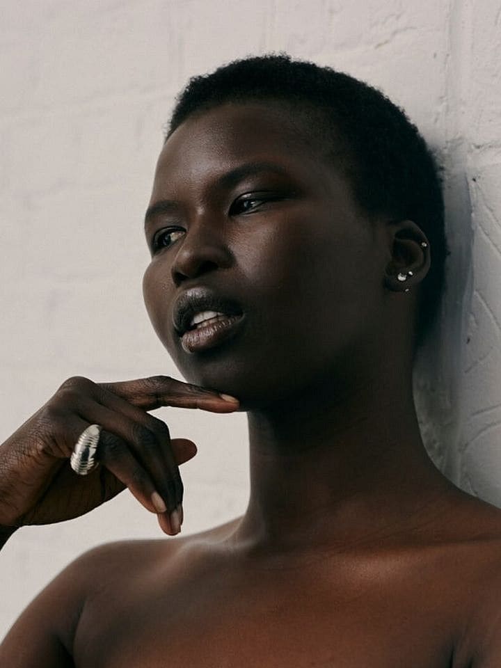 Thanowa Lual — portrait