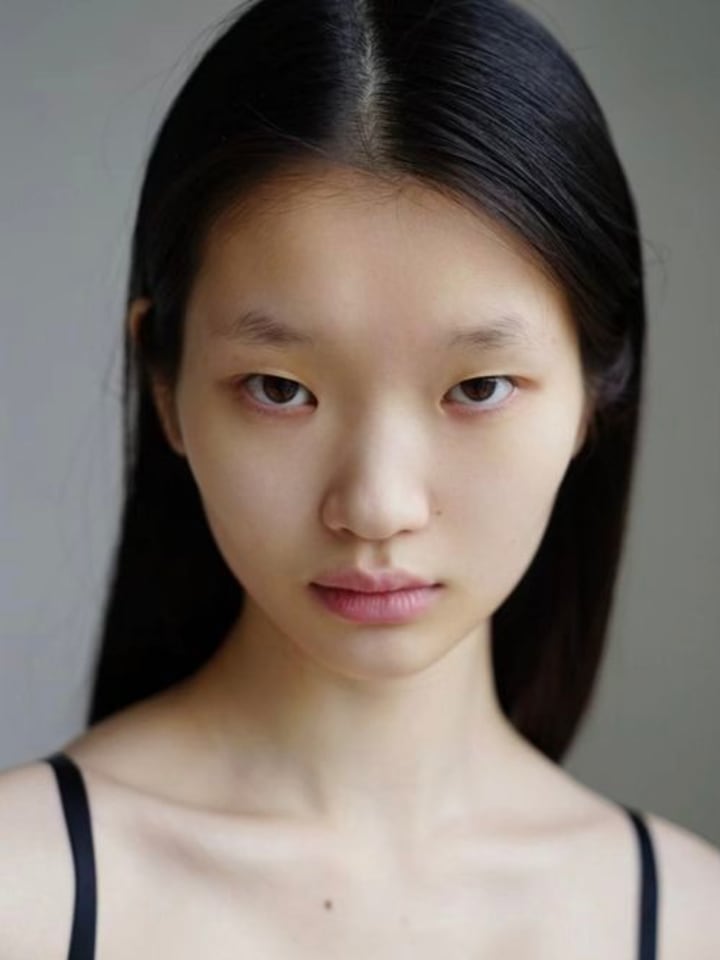 Yan Wenjing — portrait