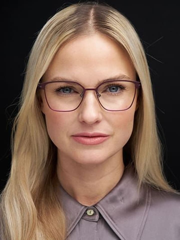 Alexandra B — portrait