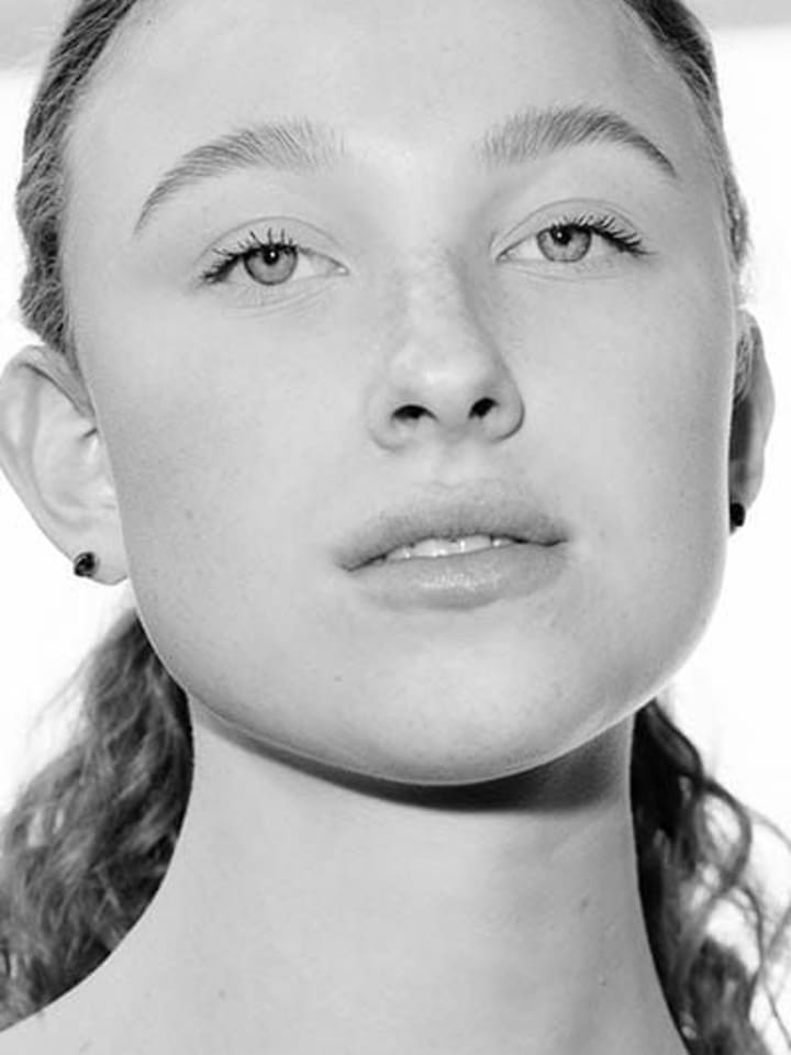 Bente R — portrait