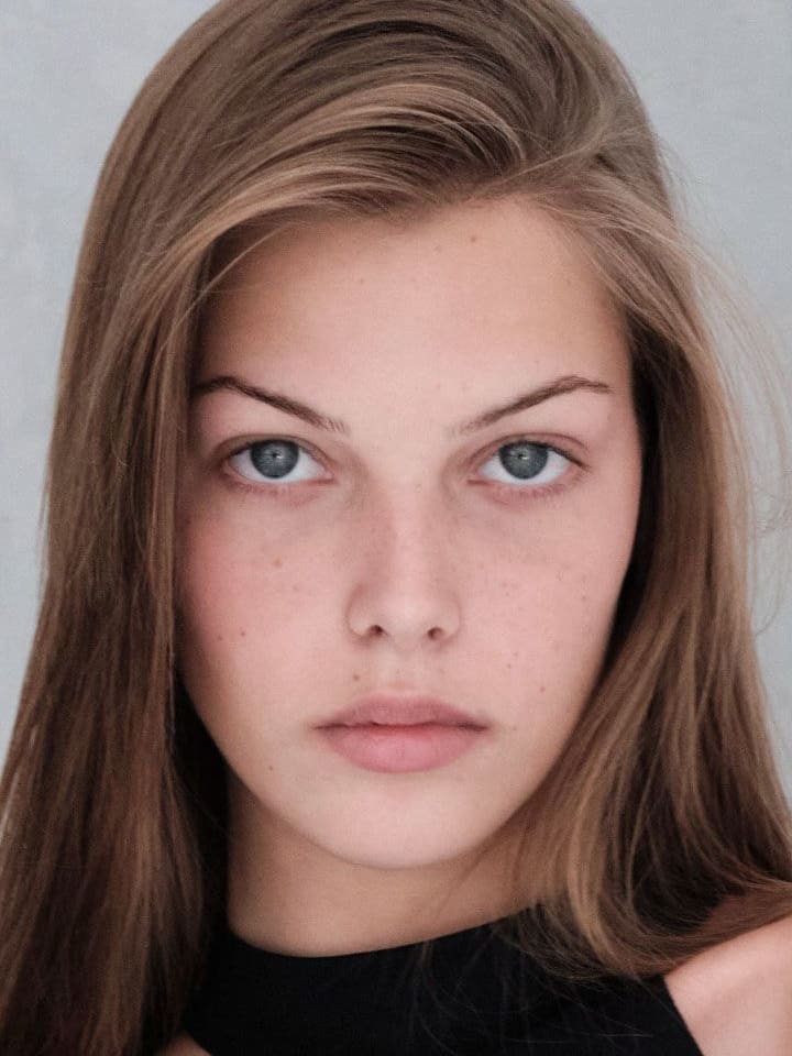 Daria Enache — portrait