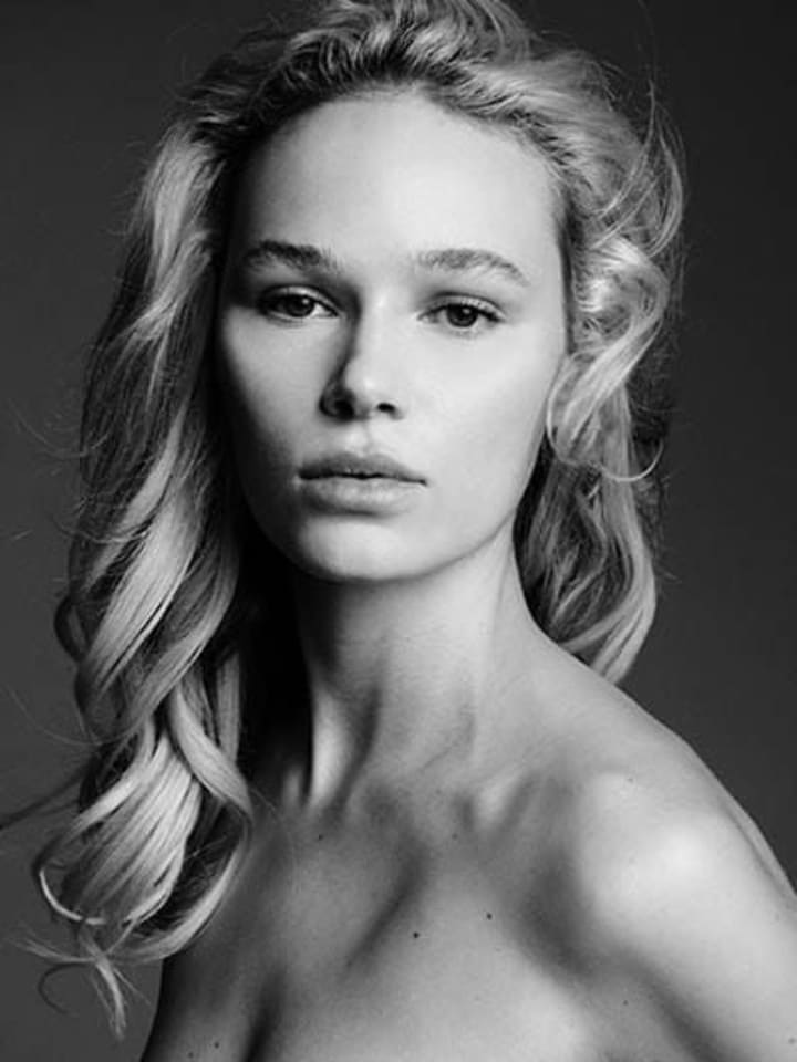 Elisa M — portrait