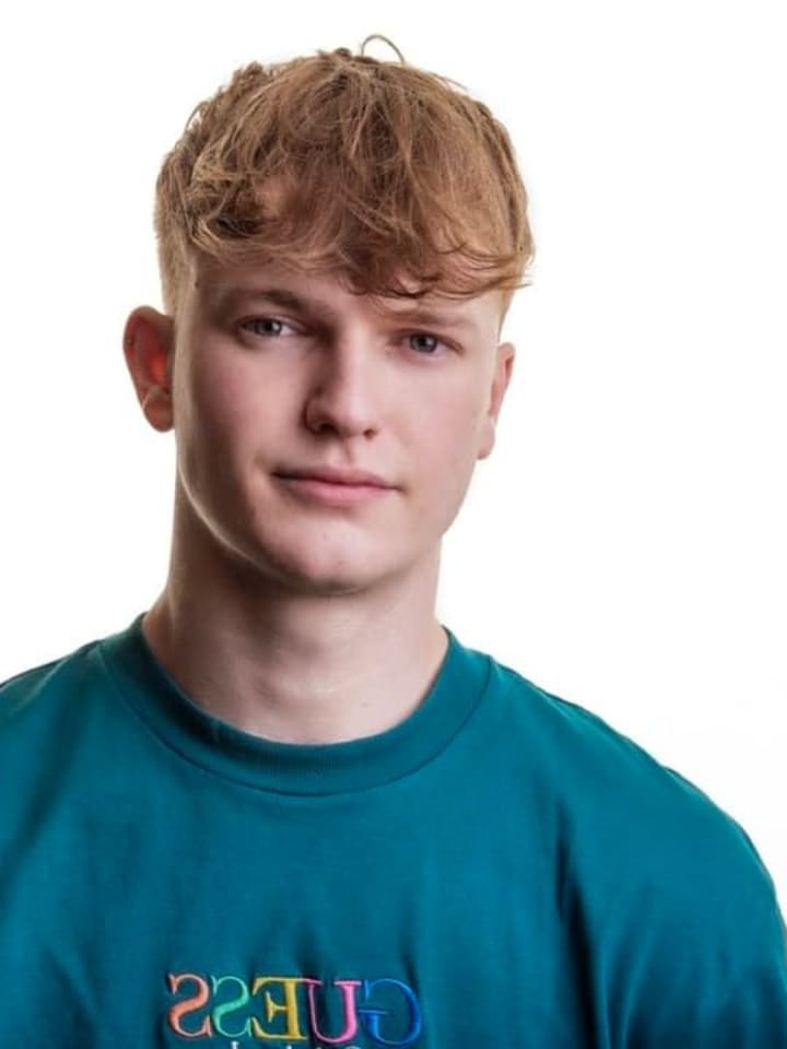 Finn Bennett — portrait