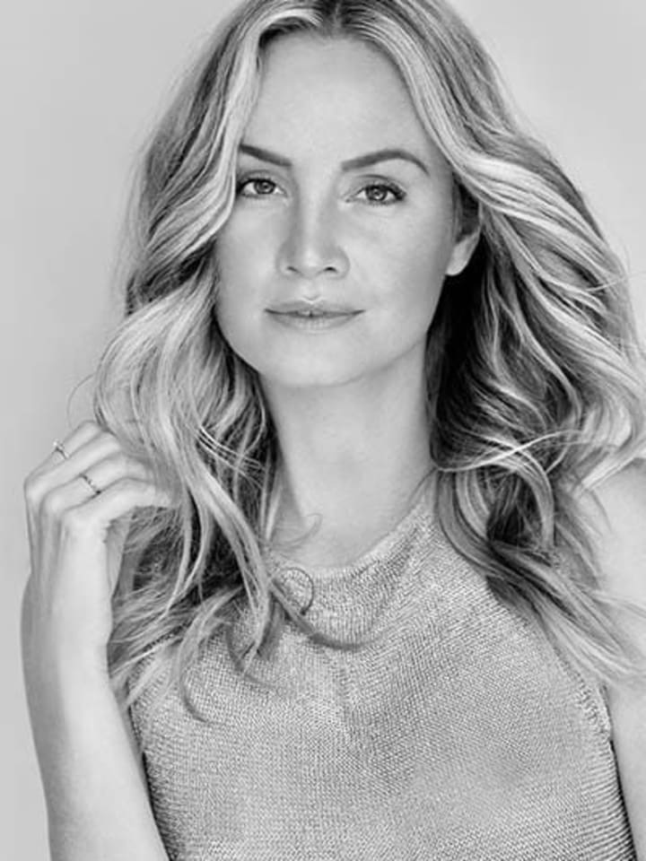 Jana F — portrait