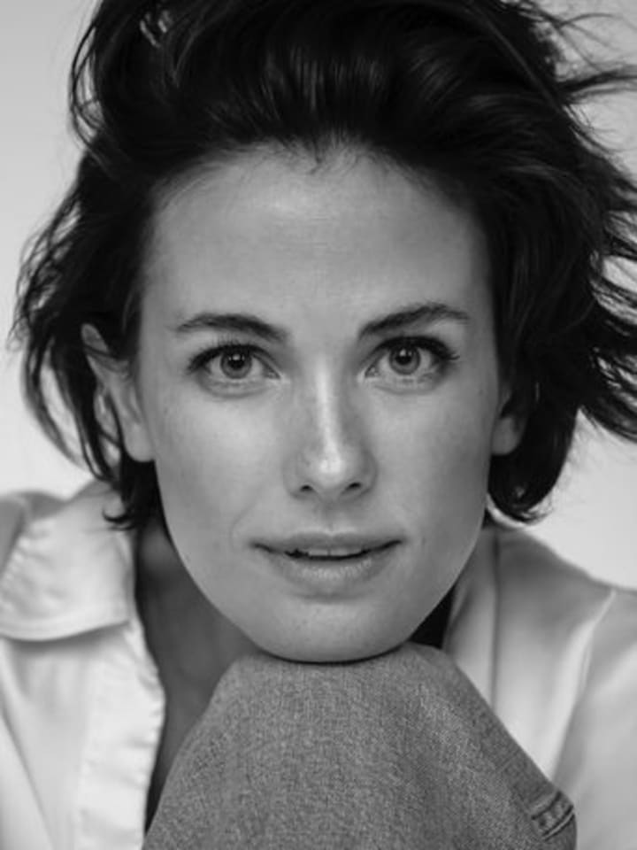 Julia N — portrait