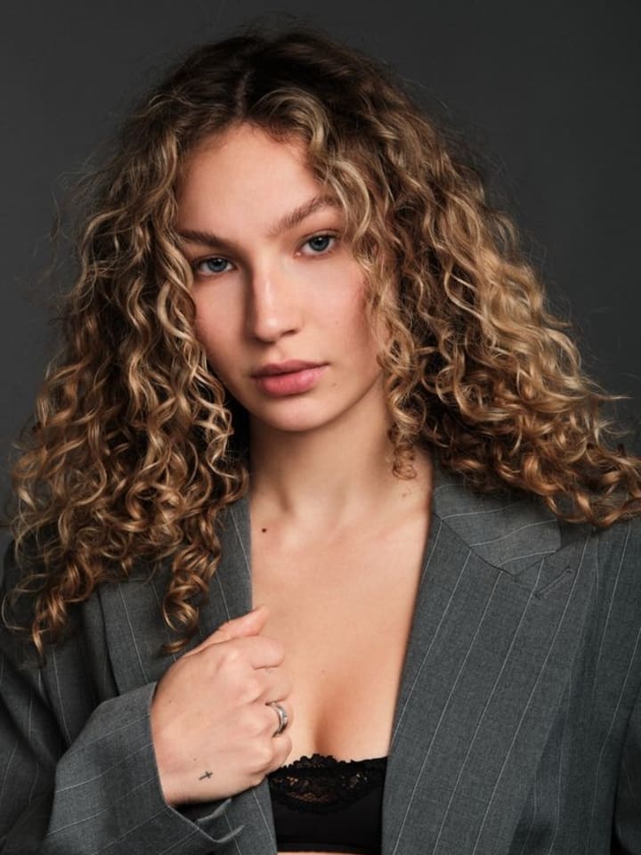 Kaitlyn Elsholz — portrait