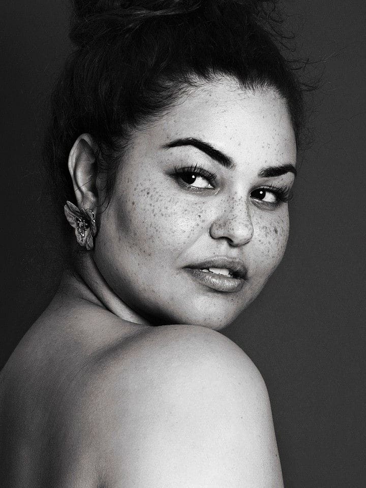 Laura Leonide — portrait