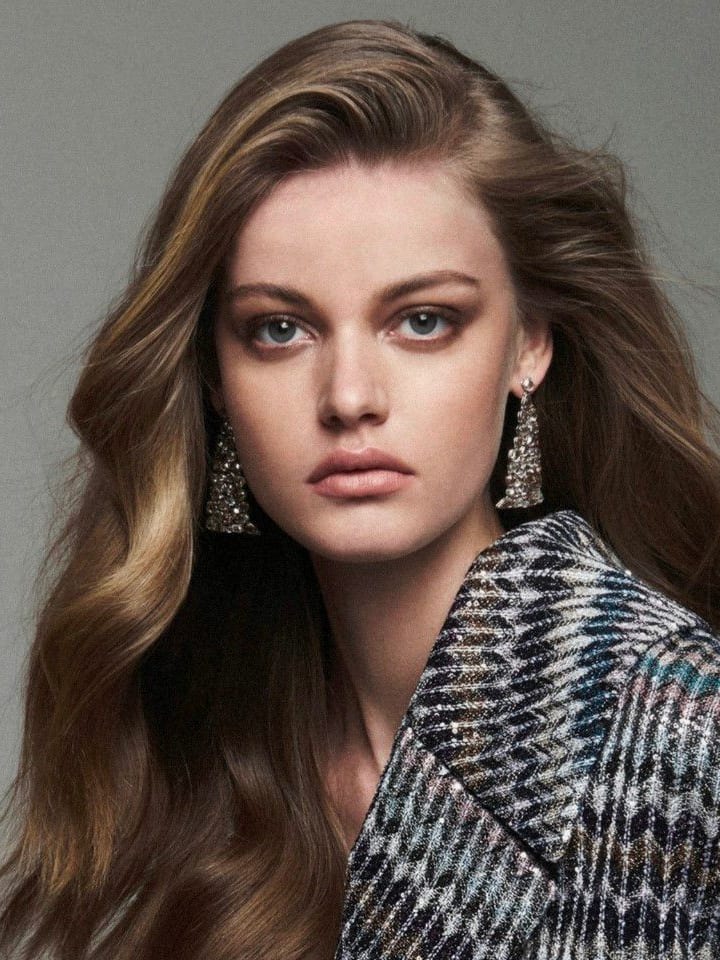 Laura Rose — portrait