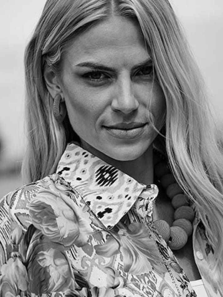 Linda R — portrait