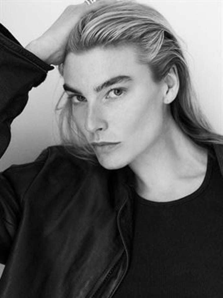Madelene De La Motte — portrait