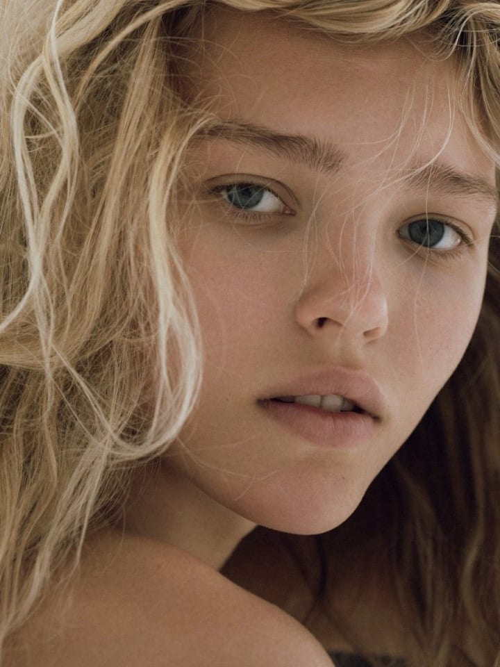 Thea Ros — portrait