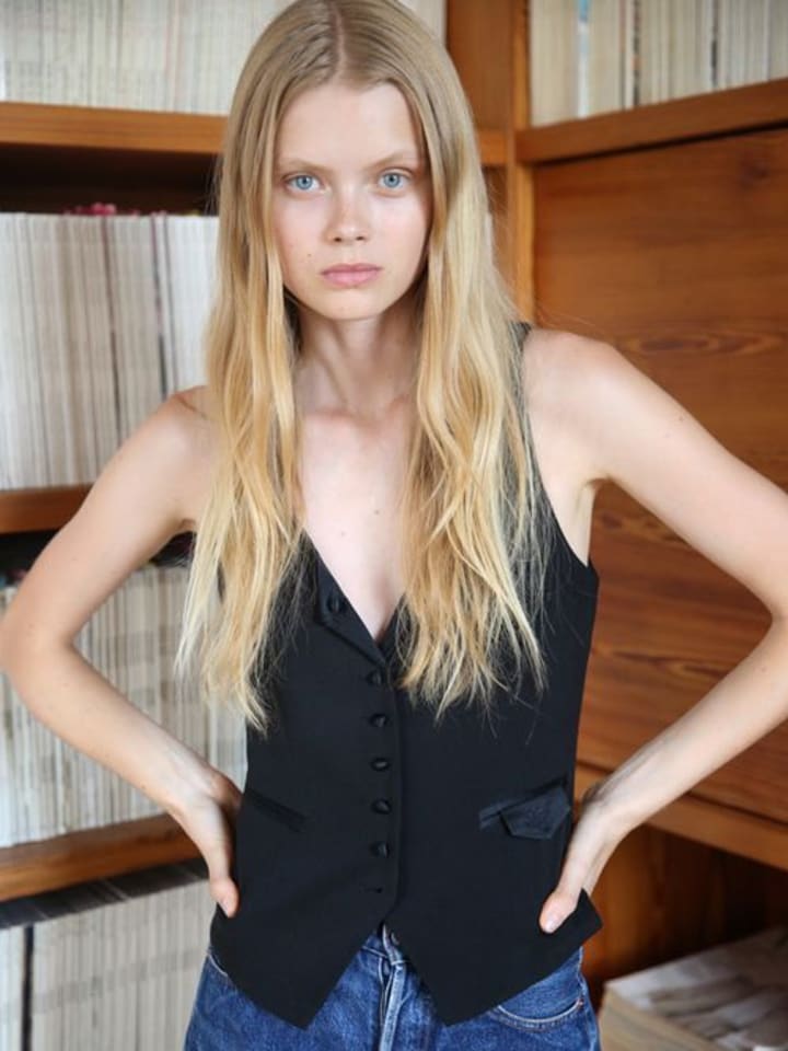 Evie Harris — portrait