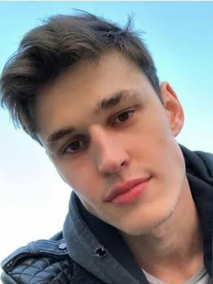 Victor Perr — portrait