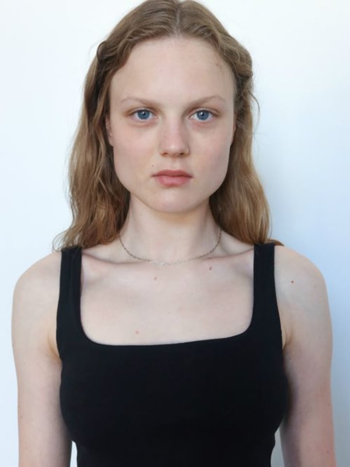 Julie Hoekstra — portrait