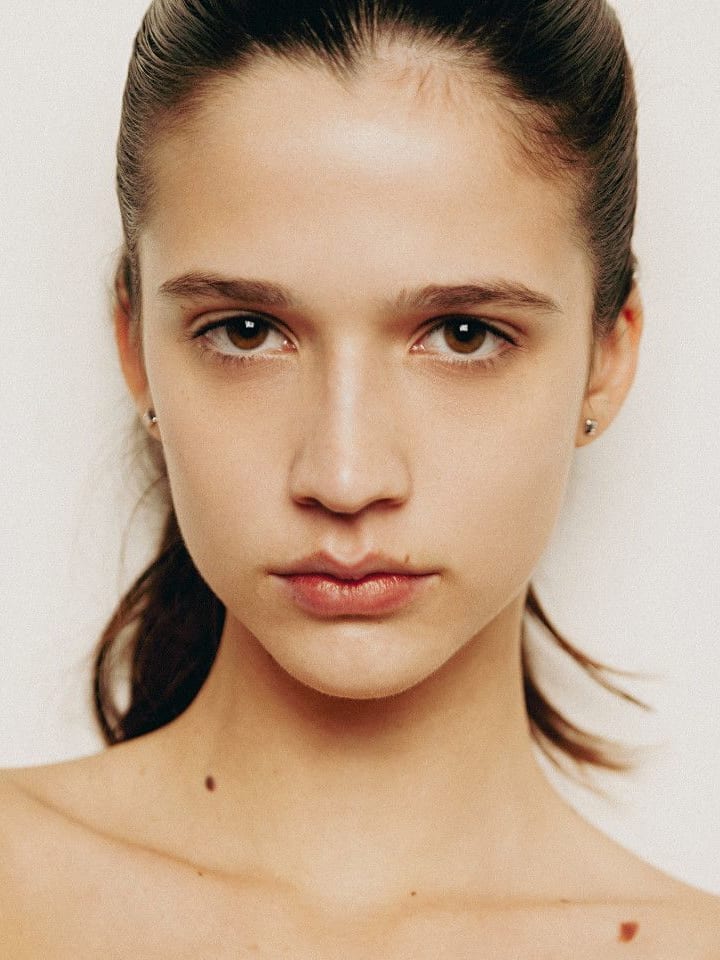 Eva Lemaire — portrait