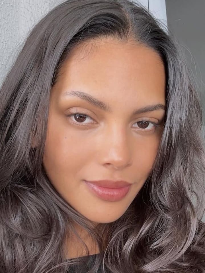 Stefany Souza — portrait