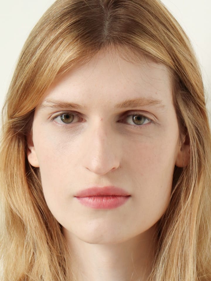 Lana Santucci — portrait