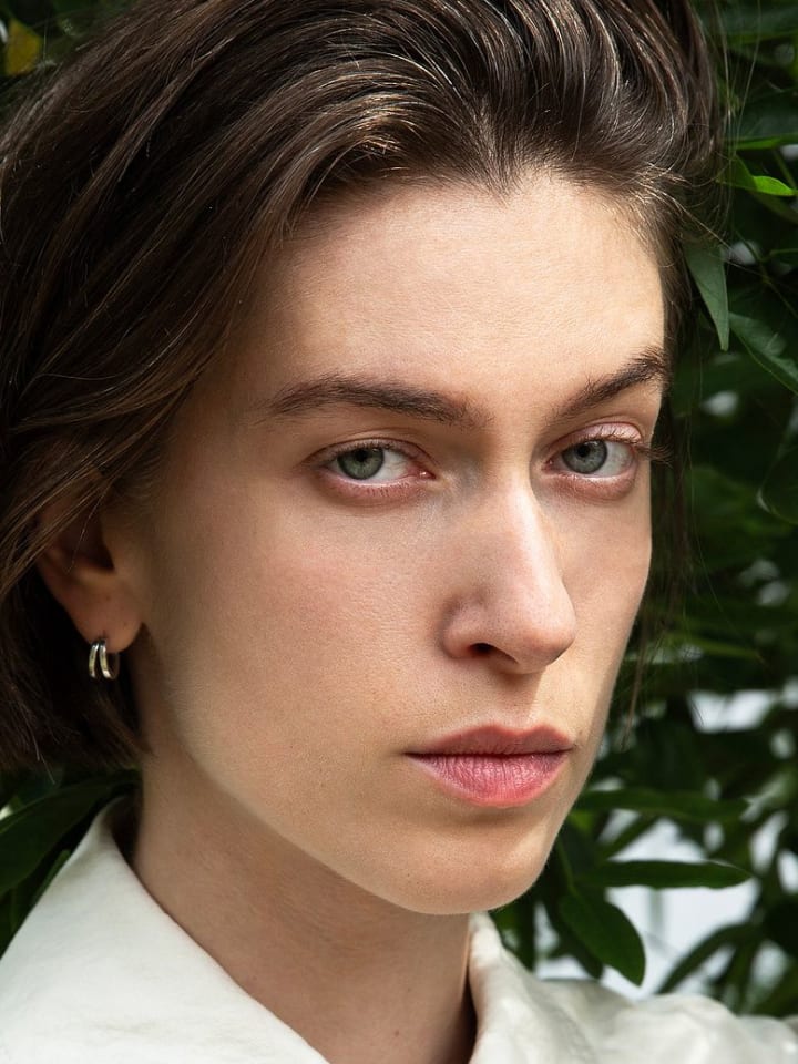 Julia B — portrait