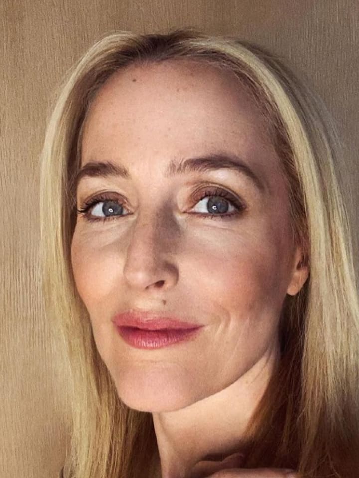 Gillian Anderson — portrait
